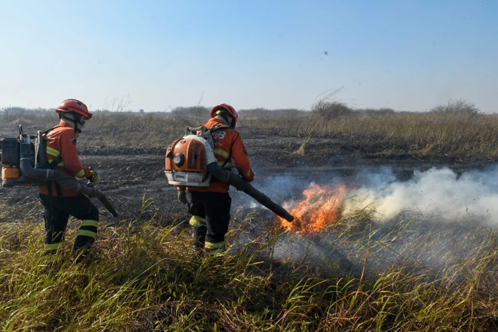 Governo de MS mantém ações permanentes para conter incêndios no Pantanal Governo de MS mantém ações permanentes para conter incêndios no Pantanal