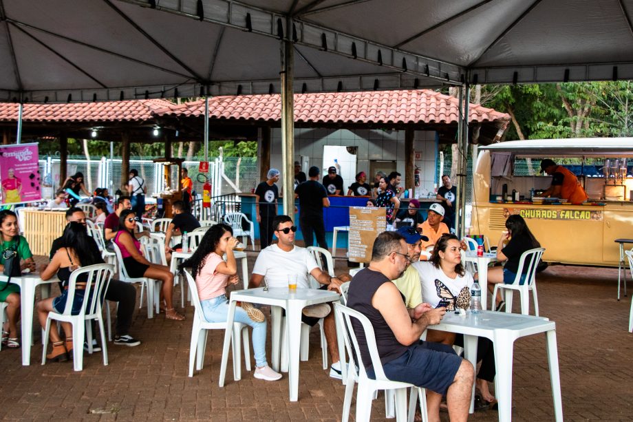 Veja como foi o 12º Encontro de Carros Antigos realizado no Balneário Municipal Veja como foi o 12º Encontro de Carros Antigos realizado no Balneário Municipal