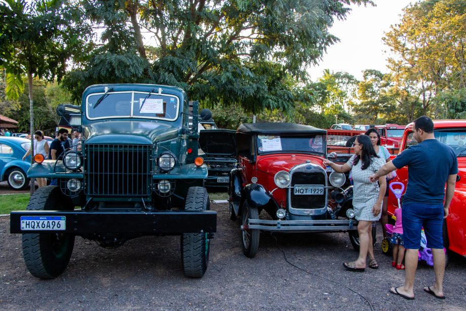 Veja como foi o 12º Encontro de Carros Antigos realizado no Balneário Municipal Veja como foi o 12º Encontro de Carros Antigos realizado no Balneário Municipal