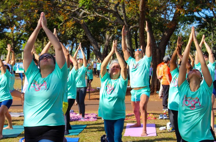 Festival promove bem-estar físico e mental com aulão de ioga no Parque das Nações Indígenas Festival promove bem-estar físico e mental com aulão de ioga no Parque das Nações Indígenas