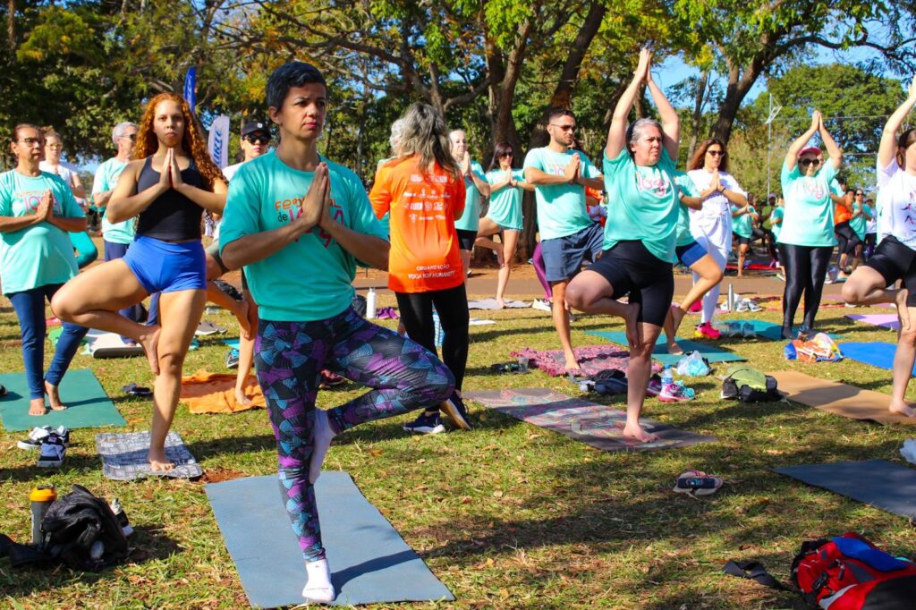 Festival promove bem-estar físico e mental com aulão de ioga no Parque das Nações Indígenas Festival promove bem-estar físico e mental com aulão de ioga no Parque das Nações Indígenas