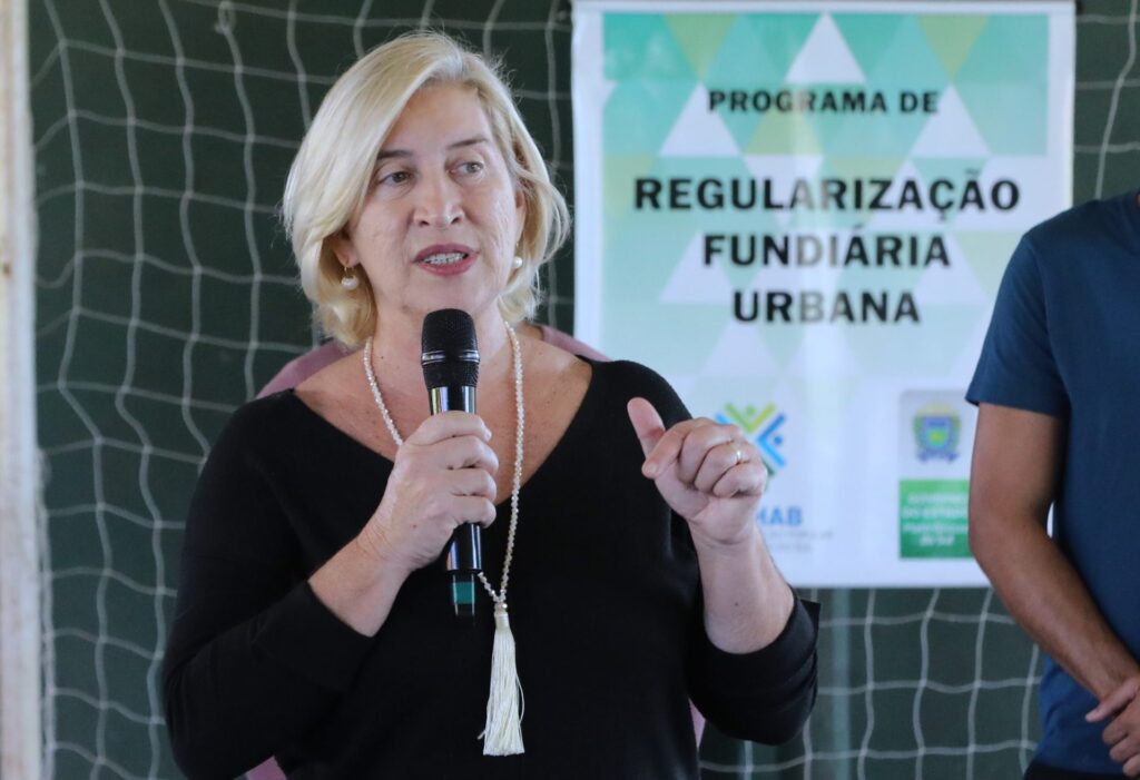Com mais de 5,3 mil títulos de regularização fundiária entregues, Governo de MS beneficia população