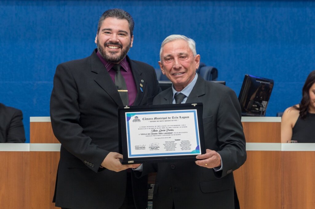 Títulos, moções e comenda são entregues pela Câmara Municipal, durante solenidade Títulos, moções e comenda são entregues pela Câmara Municipal, durante solenidade
