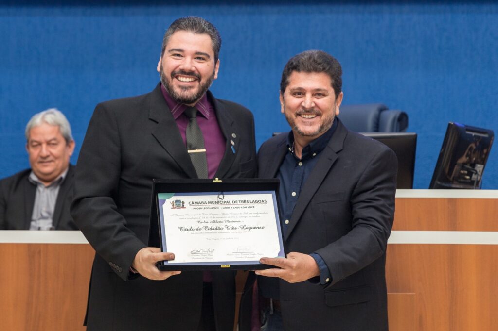 Títulos, moções e comenda são entregues pela Câmara Municipal, durante solenidade Títulos, moções e comenda são entregues pela Câmara Municipal, durante solenidade
