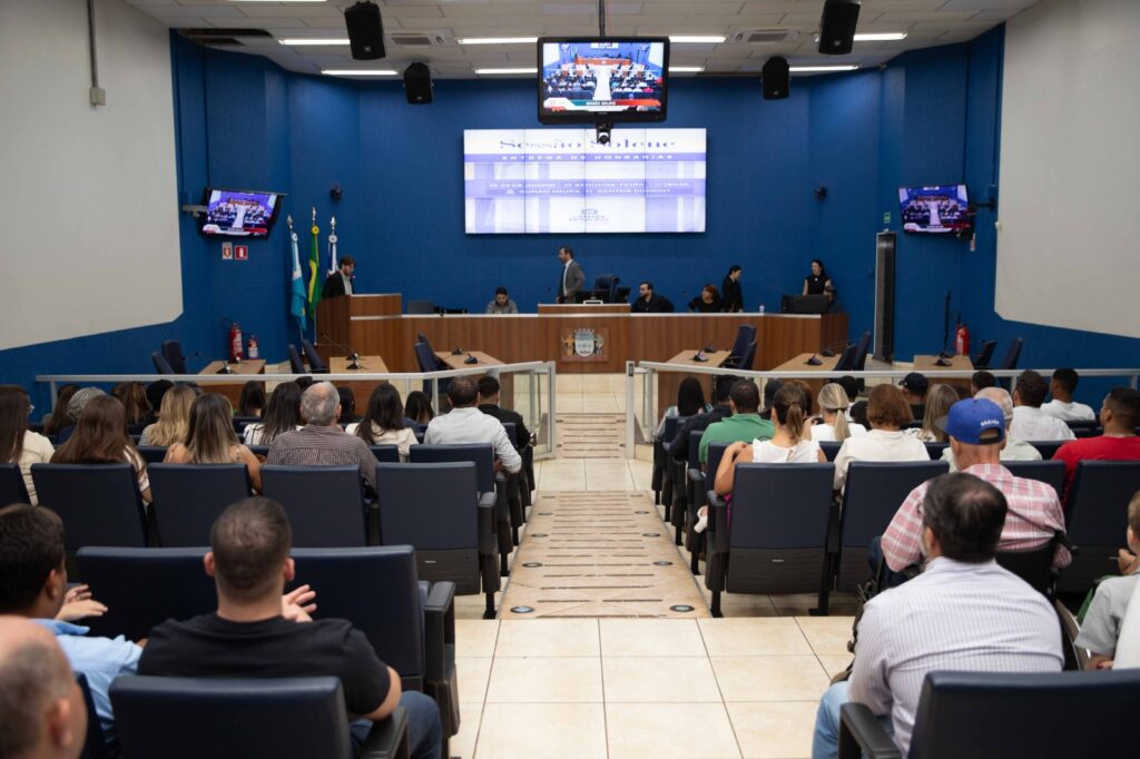 Câmara outorga Títulos de Cidadãos Três-lagoenses e moções para diversas empresas Câmara outorga Títulos de Cidadãos Três-lagoenses e moções para diversas empresas