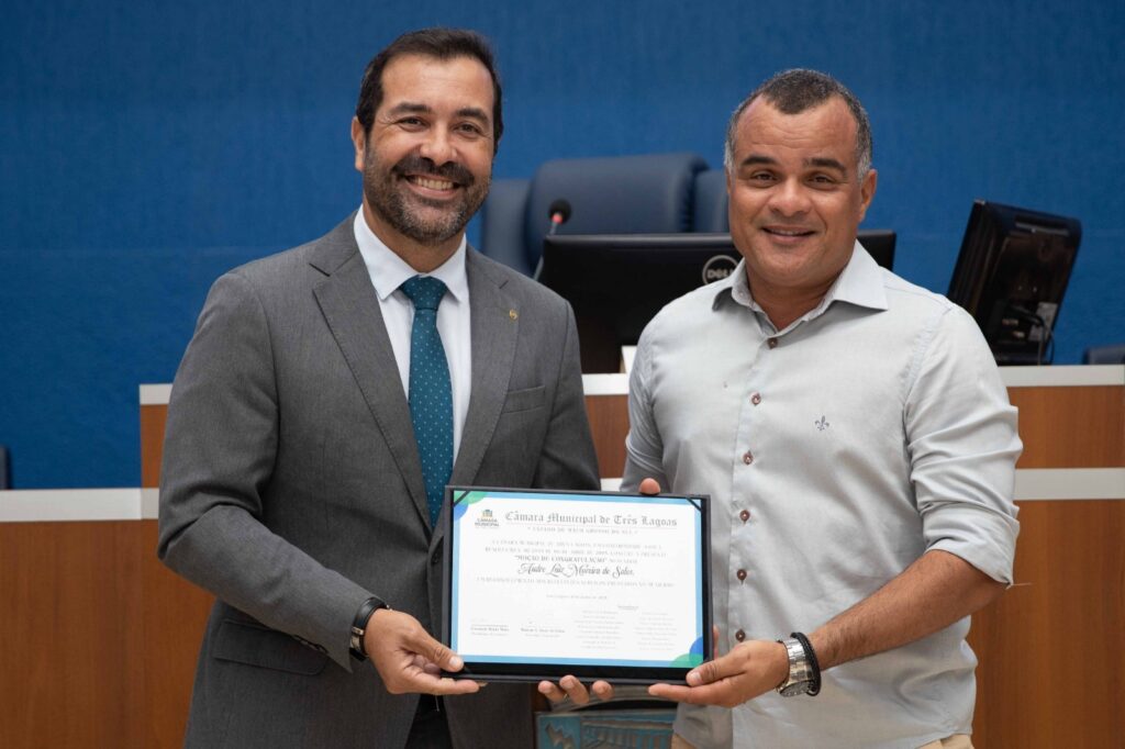 Câmara outorga Títulos de Cidadãos Três-lagoenses e moções para diversas empresas Câmara outorga Títulos de Cidadãos Três-lagoenses e moções para diversas empresas