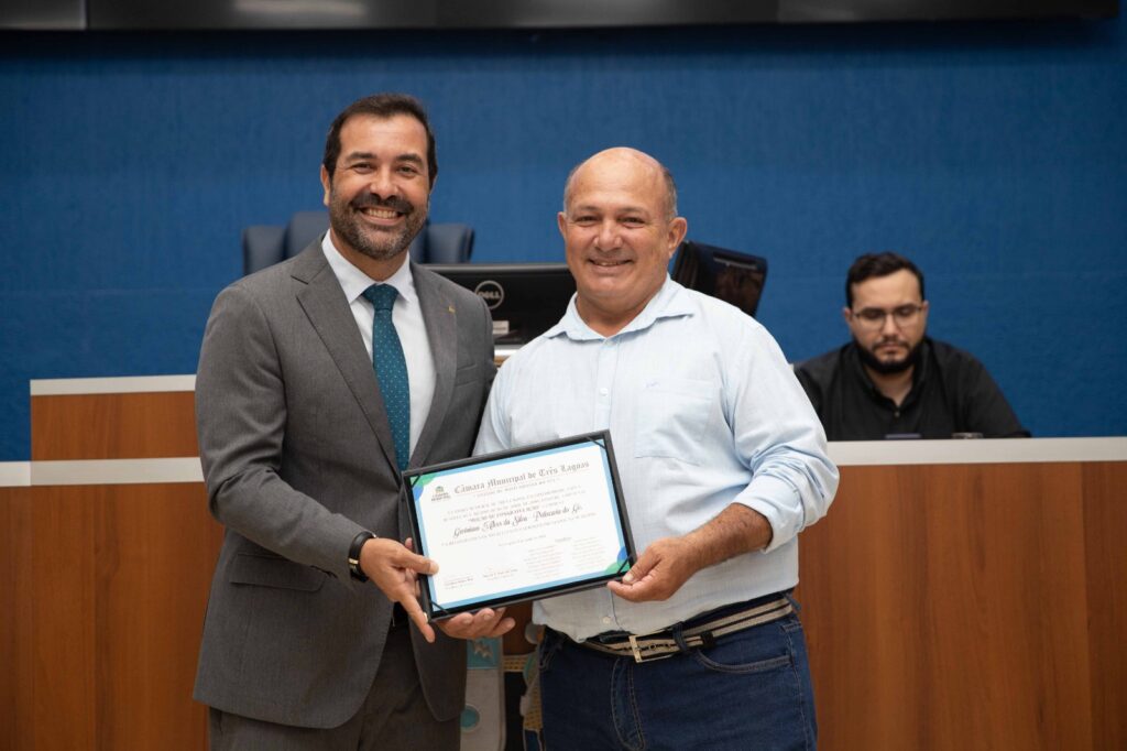 Câmara outorga Títulos de Cidadãos Três-lagoenses e moções para diversas empresas Câmara outorga Títulos de Cidadãos Três-lagoenses e moções para diversas empresas