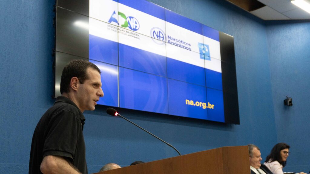 Câmara realiza audiência pública para debater sobre o cigarro eletrônico