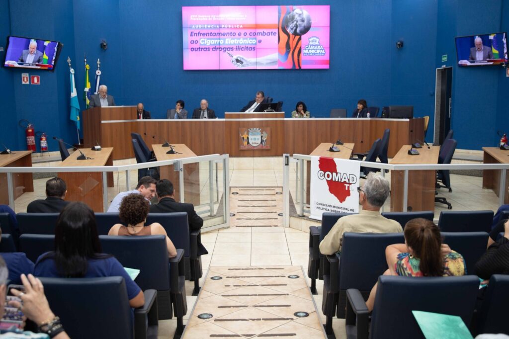 Câmara realiza audiência pública para debater sobre o cigarro eletrônico