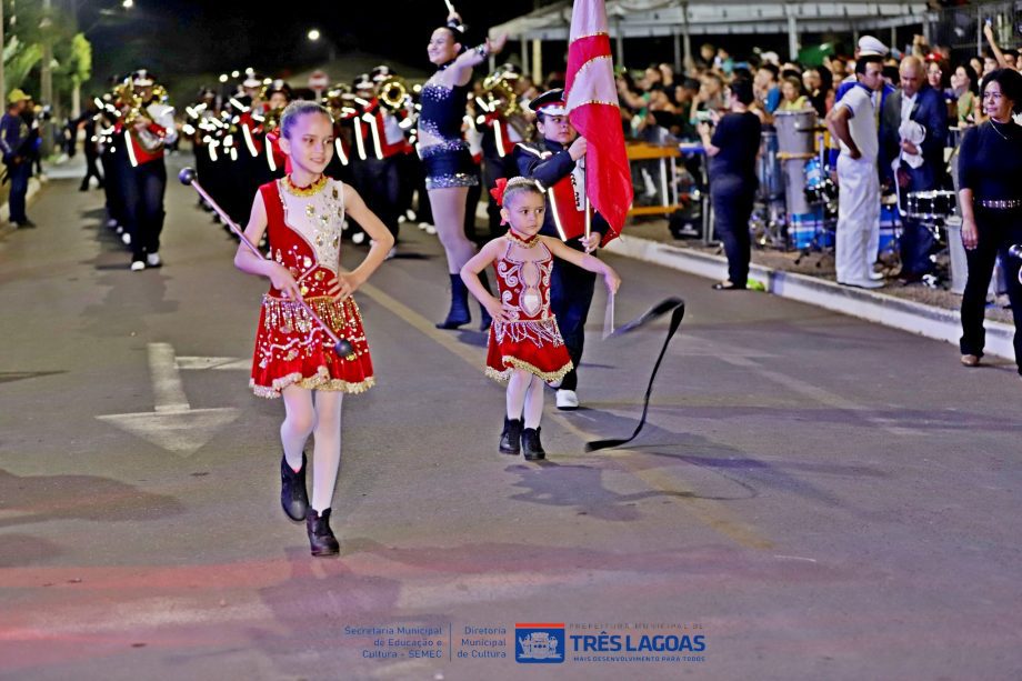 5º Festival de Bandas e Fanfarras e Desfile Cívico encanta os moradores de TL 5º Festival de Bandas e Fanfarras e Desfile Cívico encanta os moradores de TL