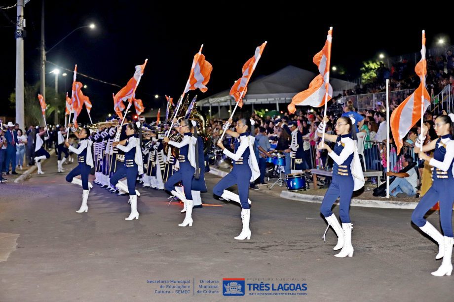 5º Festival de Bandas e Fanfarras e Desfile Cívico encanta os moradores de TL 5º Festival de Bandas e Fanfarras e Desfile Cívico encanta os moradores de TL