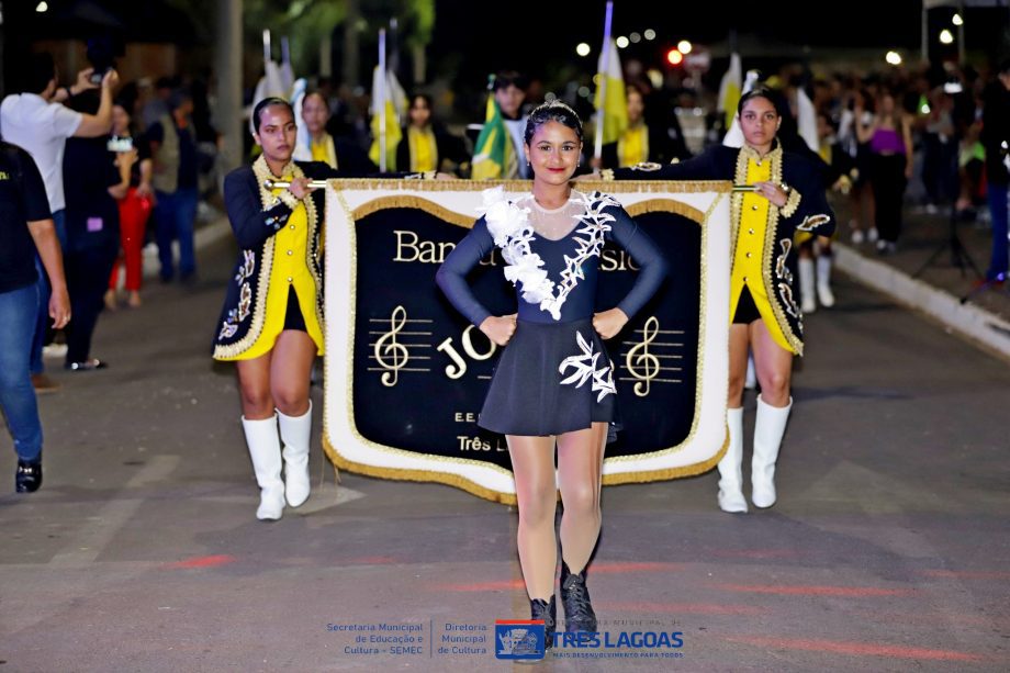 5º Festival de Bandas e Fanfarras e Desfile Cívico encanta os moradores de TL 5º Festival de Bandas e Fanfarras e Desfile Cívico encanta os moradores de TL