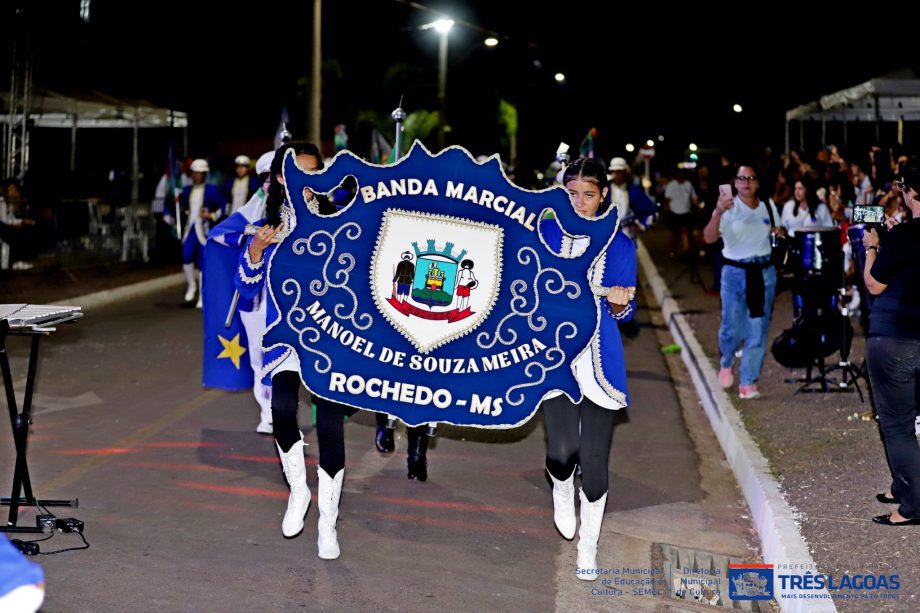 5º Festival de Bandas e Fanfarras e Desfile Cívico encanta os moradores de TL 5º Festival de Bandas e Fanfarras e Desfile Cívico encanta os moradores de TL