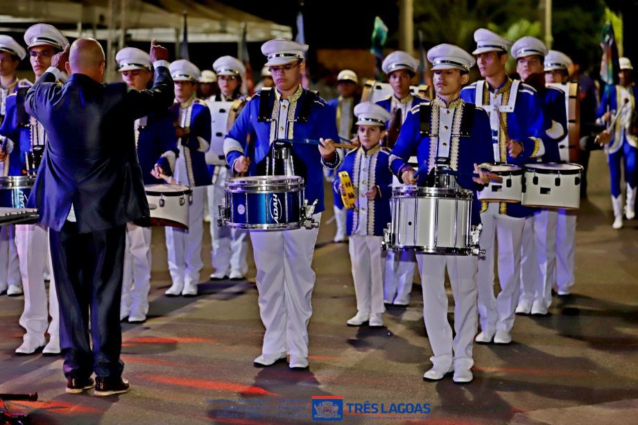 5º Festival de Bandas e Fanfarras e Desfile Cívico encanta os moradores de TL 5º Festival de Bandas e Fanfarras e Desfile Cívico encanta os moradores de TL