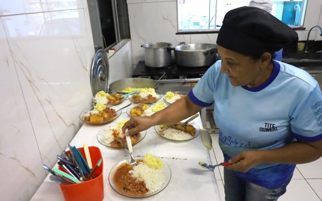 Com apoio do Governo, projeto de três gerações representa “asas do futuro” para milhares de crianças Com apoio do Governo, projeto de três gerações representa “asas do futuro” para milhares de crianças