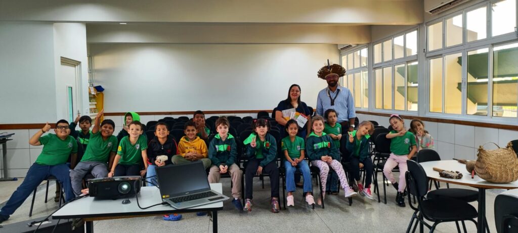 Encontro Cultural: Alunos do 2º Ano conhecem a Cultura Indígena na comunidade Ofaié