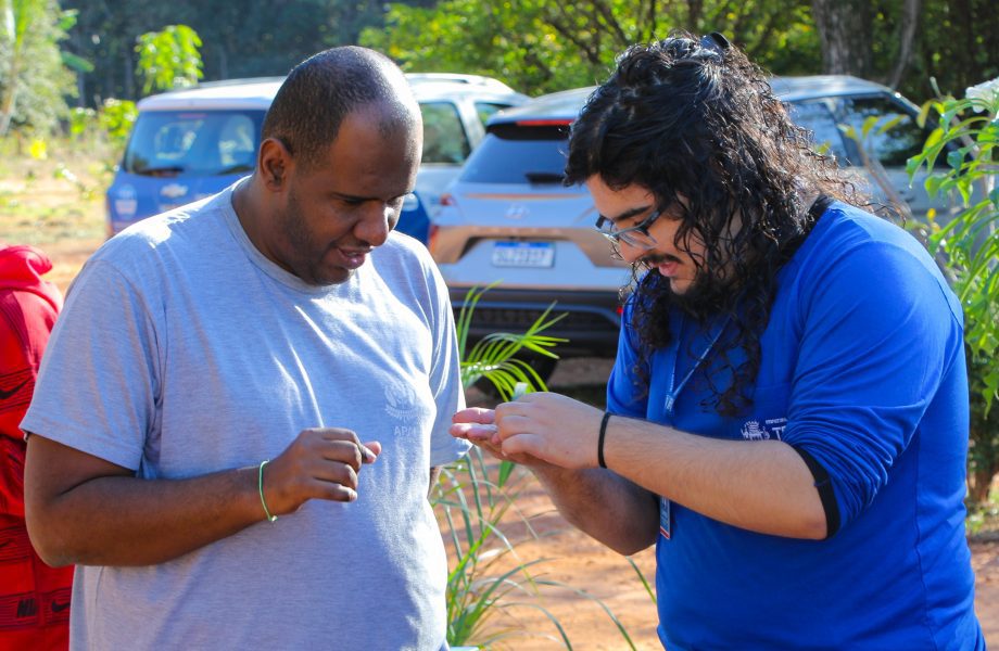 SEMANA DO MEIO AMBIENTE: Alunos da APAE plantam mudas de árvores através do Projeto TL Mais Verde