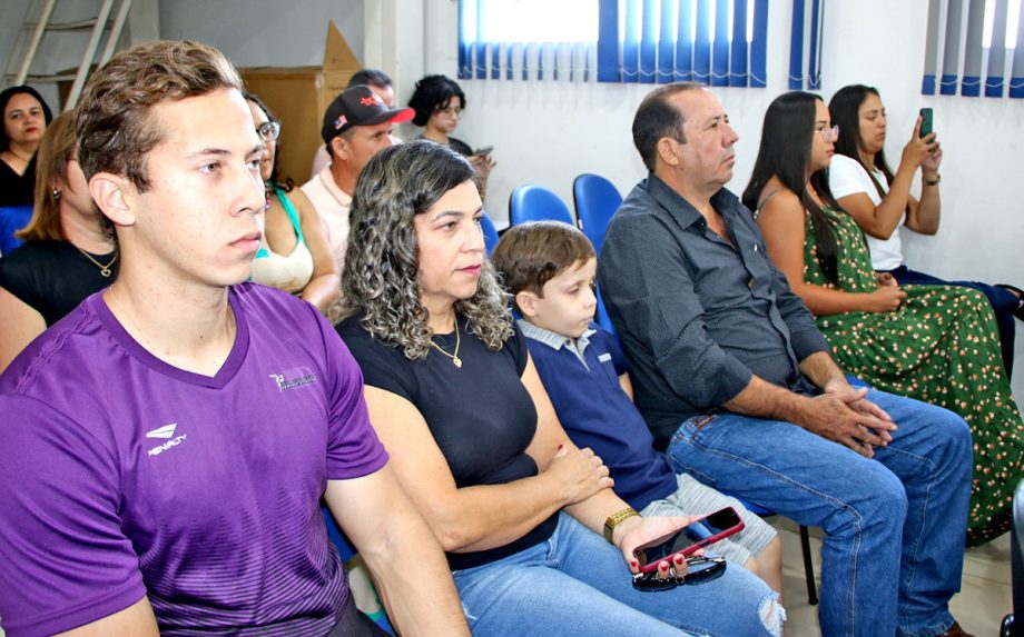 Cinquenta e nove novos servidores foram empossados nesta sexta-feira (21), em cerimônia de posse Cinquenta e nove novos servidores foram empossados nesta sexta-feira (21), em cerimônia de posse