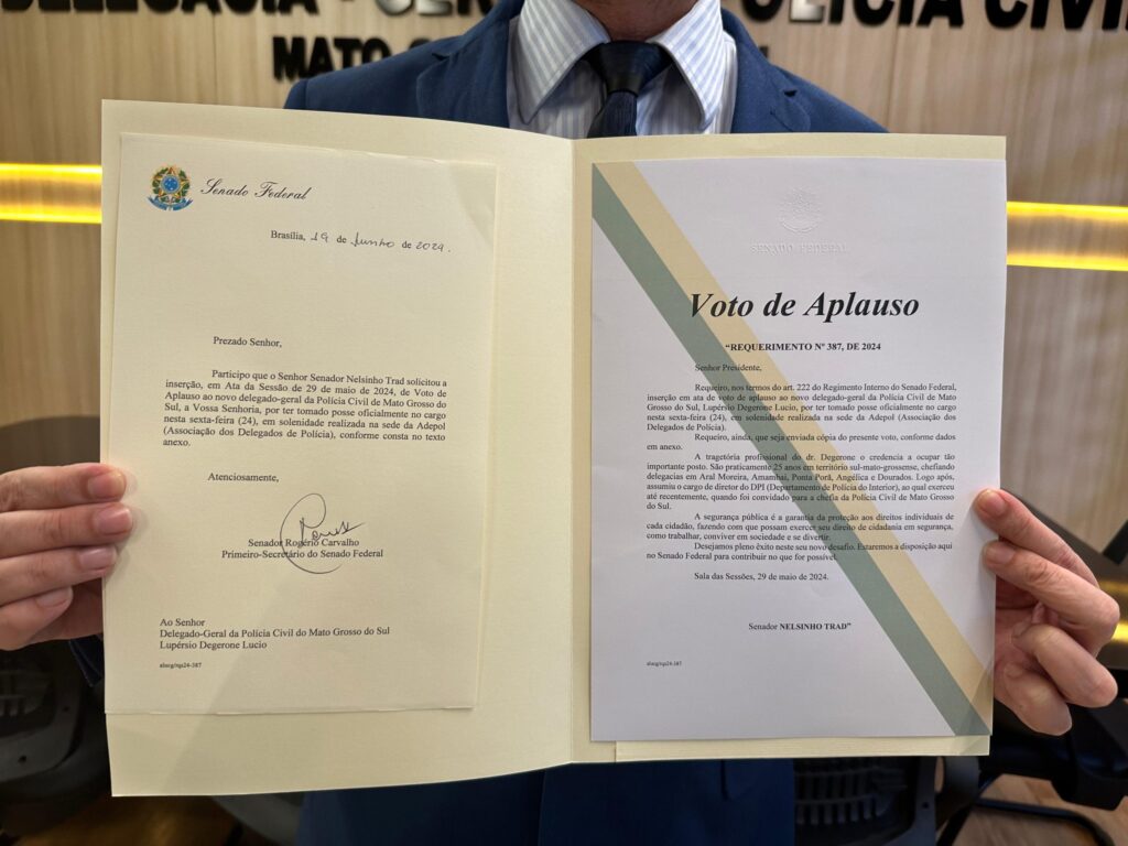 Delegado-Geral da PC, Lupérsio Degerone Lucio, recebe voto de aplausos do Senado Federal pela posse oficial Delegado-Geral da PC, Lupérsio Degerone Lucio, recebe voto de aplausos do Senado Federal pela posse oficial