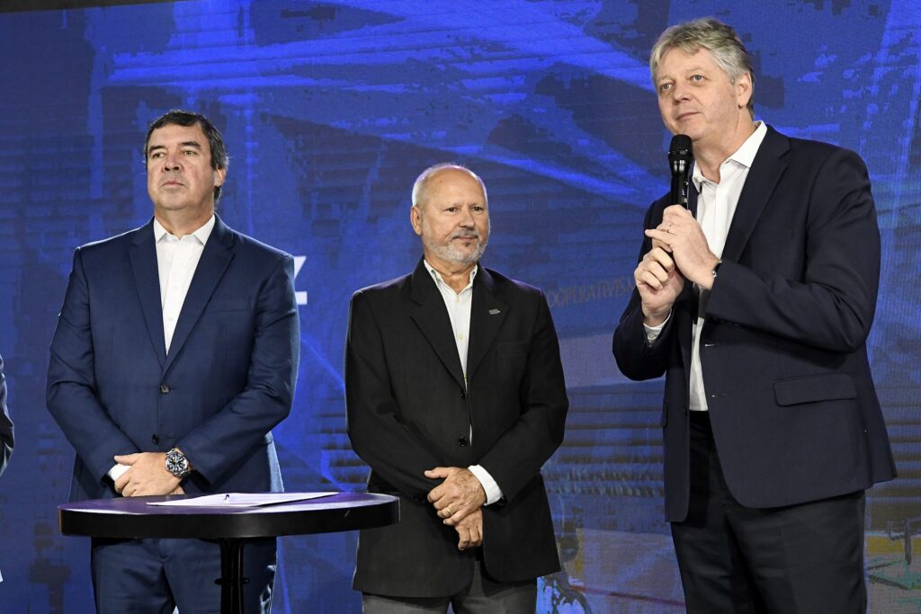 Parceria entre Governo de MS e cooperativismo é reforçada em evento de 45 anos da OCB-MS Parceria entre Governo de MS e cooperativismo é reforçada em evento de 45 anos da OCB-MS