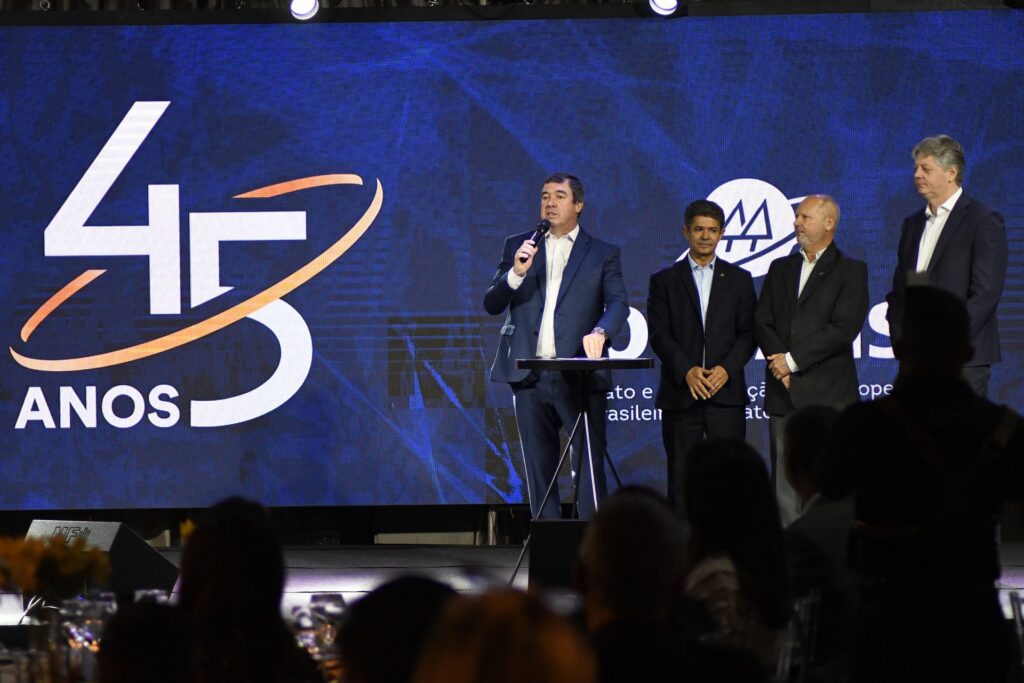 Parceria entre Governo de MS e cooperativismo é reforçada em evento de 45 anos da OCB-MS Parceria entre Governo de MS e cooperativismo é reforçada em evento de 45 anos da OCB-MS