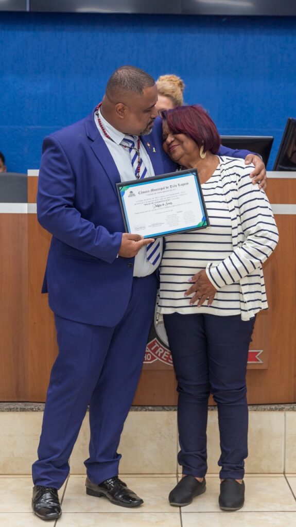 Câmara entrega homenagens a integrantes do movimento campista católico e profissionais de diversas áreas Câmara entrega homenagens a integrantes do movimento campista católico e profissionais de diversas áreas