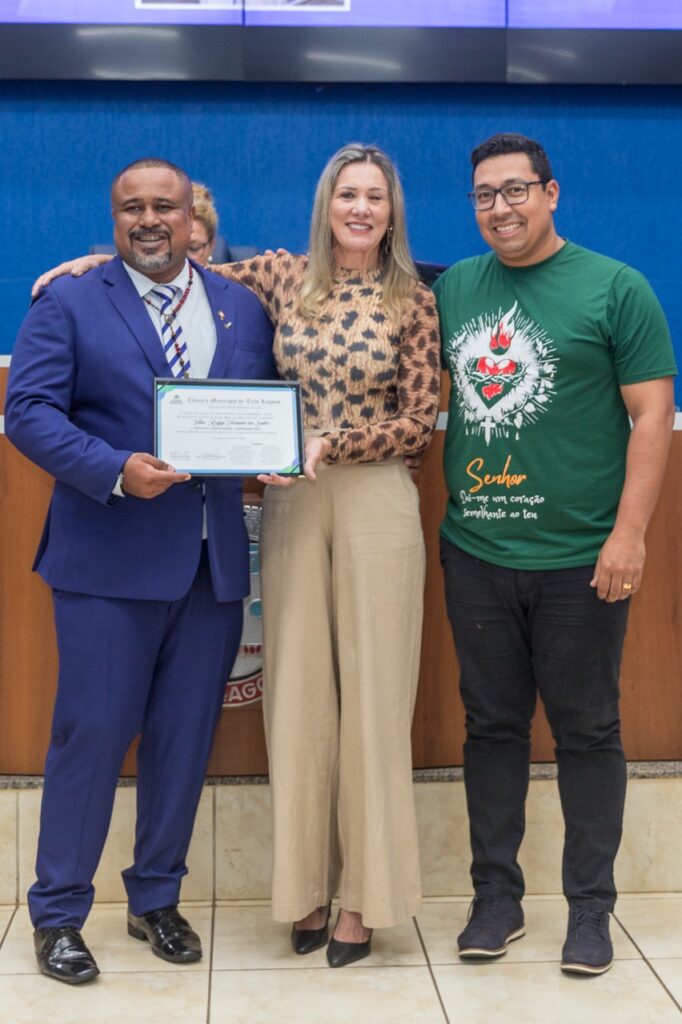 Câmara entrega homenagens a integrantes do movimento campista católico e profissionais de diversas áreas Câmara entrega homenagens a integrantes do movimento campista católico e profissionais de diversas áreas
