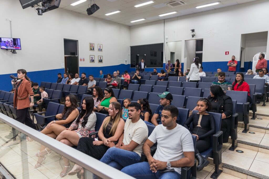 Influencer é homenageada com honraria concedida pela Câmara Influencer é homenageada com honraria concedida pela Câmara