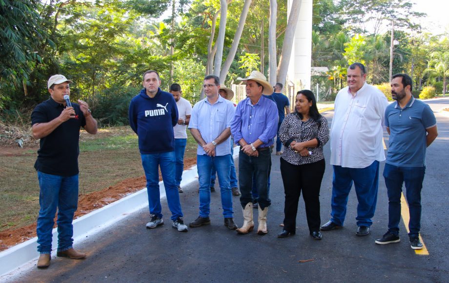 Prefeito Angelo Guerreiro e autoridades entregam obra da estrada rancheira Oásis Prefeito Angelo Guerreiro e autoridades entregam obra da estrada rancheira Oásis