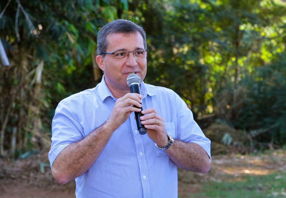 Prefeito Angelo Guerreiro e autoridades entregam obra da estrada rancheira Oásis Prefeito Angelo Guerreiro e autoridades entregam obra da estrada rancheira Oásis