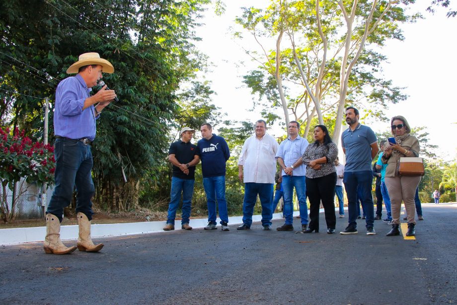 Prefeito Angelo Guerreiro e autoridades entregam obra da estrada rancheira Oásis Prefeito Angelo Guerreiro e autoridades entregam obra da estrada rancheira Oásis