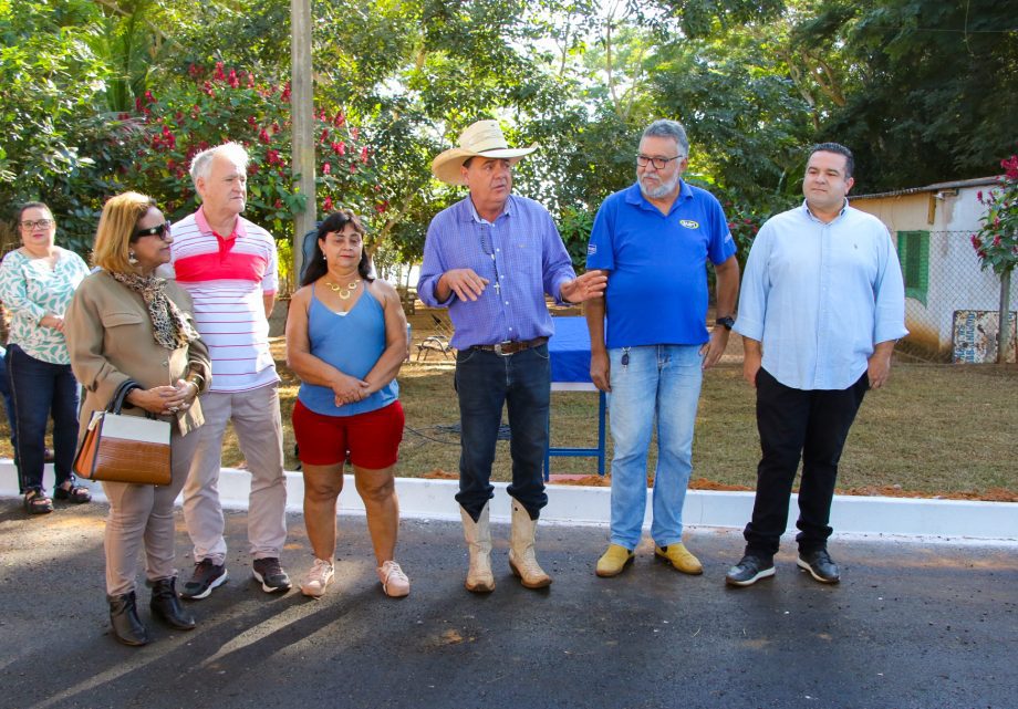 Prefeito Angelo Guerreiro e autoridades entregam obra da estrada rancheira Oásis Prefeito Angelo Guerreiro e autoridades entregam obra da estrada rancheira Oásis
