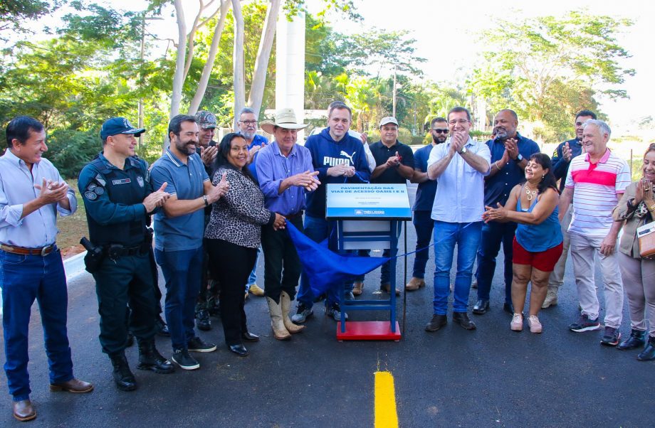 Prefeito Angelo Guerreiro e autoridades entregam obra da estrada rancheira Oásis Prefeito Angelo Guerreiro e autoridades entregam obra da estrada rancheira Oásis