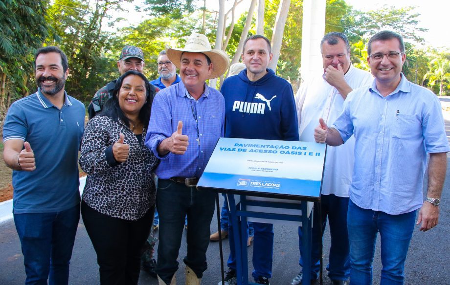 Prefeito Angelo Guerreiro e autoridades entregam obra da estrada rancheira Oásis Prefeito Angelo Guerreiro e autoridades entregam obra da estrada rancheira Oásis