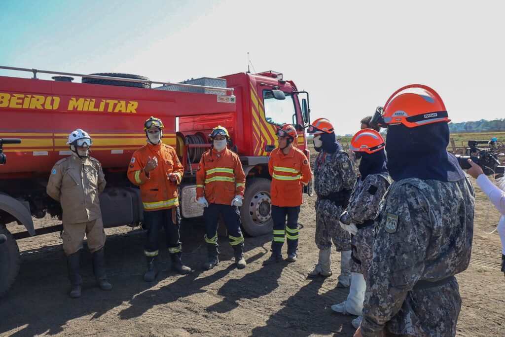Esforço coletivo: Governo de MS e Força Nacional trabalham em conjunto para combater focos no Pantanal Esforço coletivo: Governo de MS e Força Nacional trabalham em conjunto para combater focos no Pantanal
