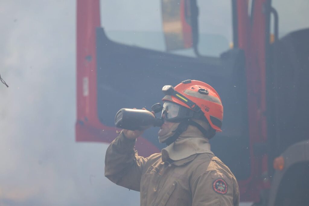 Operação Pantanal: bombeiros de MS lutam para conter grandes chamas na região do Nabileque Operação Pantanal: bombeiros de MS lutam para conter grandes chamas na região do Nabileque