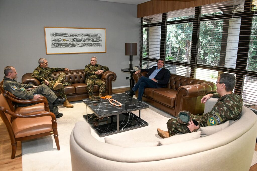Em visita ao Governo de MS, Comando Conjunto das Forças Armadas reintera apoio à Operação Pantanal Em visita ao Governo de MS, Comando Conjunto das Forças Armadas reintera apoio à Operação Pantanal