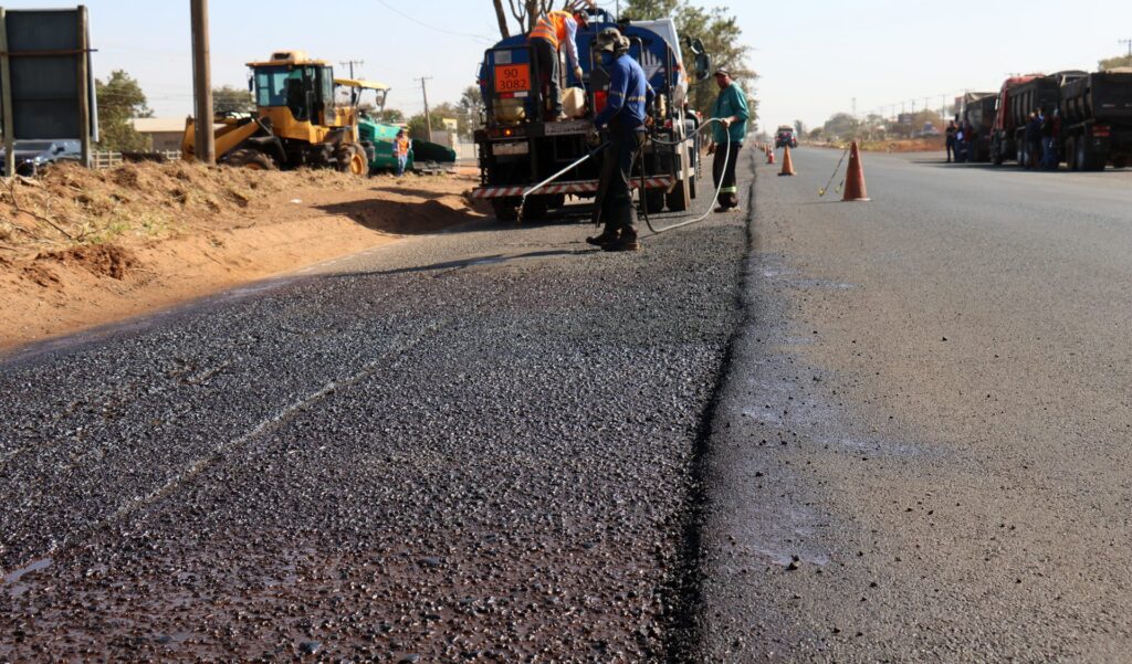 Moreninhas: obra do Governo de MS, recapeamento da avenida Gury Marques entra na fase final Moreninhas: obra do Governo de MS, recapeamento da avenida Gury Marques entra na fase final