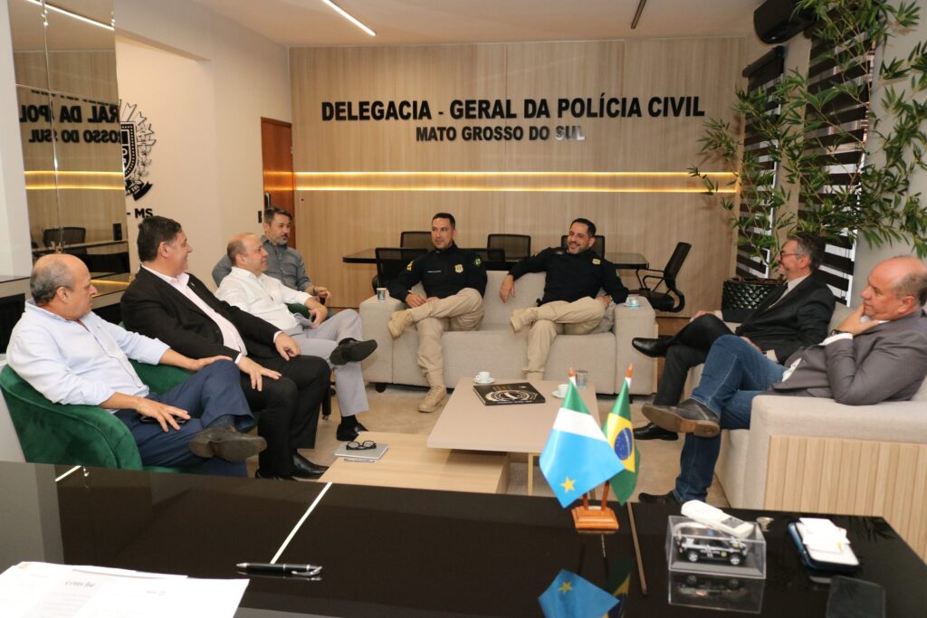 Delegado-Geral da Polícia Civil recebe visita do Superintendente da PRF para alinhamento de trabalhos conjuntos Delegado-Geral da Polícia Civil recebe visita do Superintendente da PRF para alinhamento de trabalhos conjuntos
