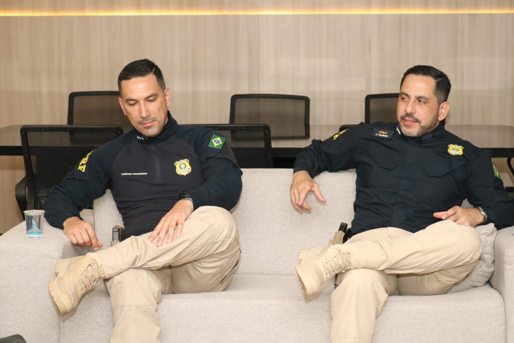 Delegado-Geral da Polícia Civil recebe visita do Superintendente da PRF para alinhamento de trabalhos conjuntos Delegado-Geral da Polícia Civil recebe visita do Superintendente da PRF para alinhamento de trabalhos conjuntos