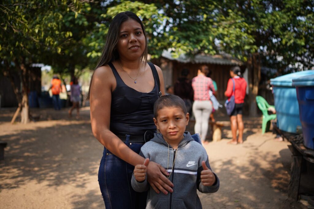 ‘Uma benção para todos’: ribeirinhos agradecem ajuda humanitária no coração do Pantanal ‘Uma benção para todos’: ribeirinhos agradecem ajuda humanitária no coração do Pantanal