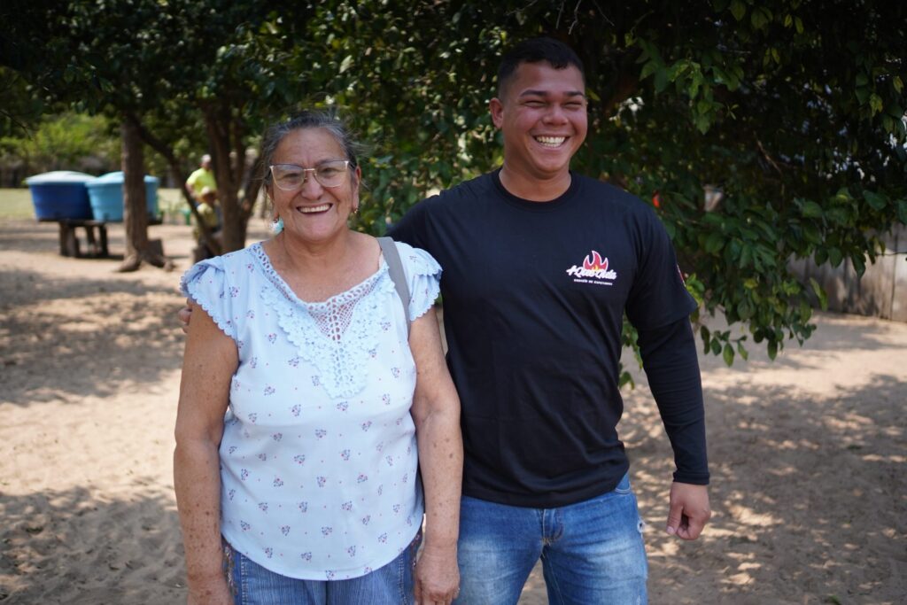 ‘Uma benção para todos’: ribeirinhos agradecem ajuda humanitária no coração do Pantanal ‘Uma benção para todos’: ribeirinhos agradecem ajuda humanitária no coração do Pantanal