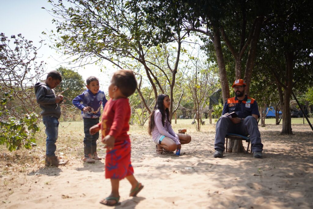 ‘Uma benção para todos’: ribeirinhos agradecem ajuda humanitária no coração do Pantanal ‘Uma benção para todos’: ribeirinhos agradecem ajuda humanitária no coração do Pantanal