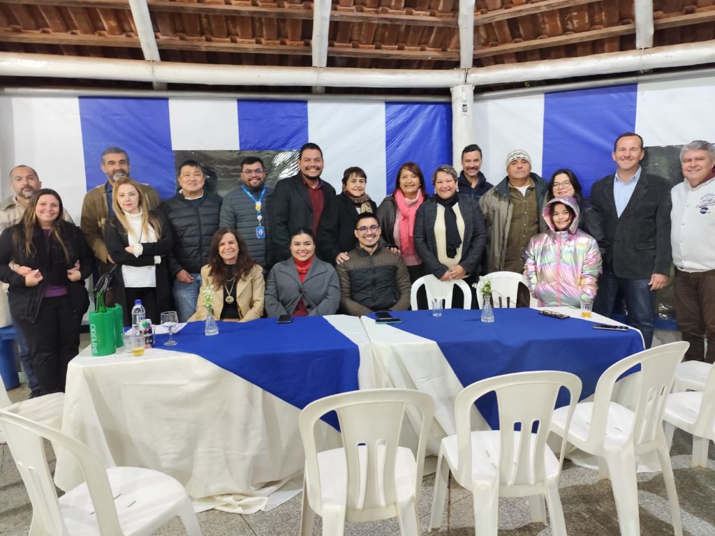 Sesi entrega certificados a alunos formados no Projeto 60+ na AABB Campo Grande Sesi entrega certificados a alunos formados no Projeto 60+ na AABB Campo Grande