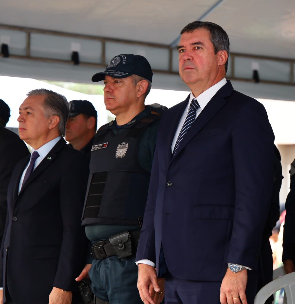 Delegado-Geral da Polícia Civil prestigia solenidade de formatura de 479 novos soldados da Polícia Militar em Campo Grande Delegado-Geral da Polícia Civil prestigia solenidade de formatura de 479 novos soldados da Polícia Militar em Campo Grande