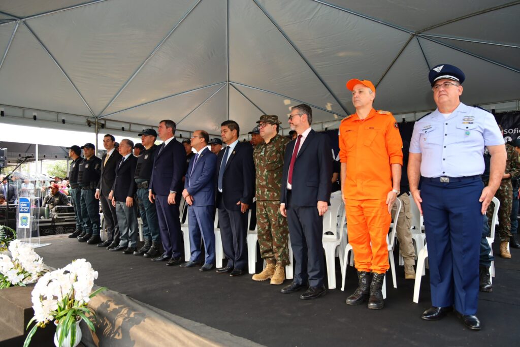 Delegado-Geral da Polícia Civil prestigia solenidade de formatura de 479 novos soldados da Polícia Militar em Campo Grande Delegado-Geral da Polícia Civil prestigia solenidade de formatura de 479 novos soldados da Polícia Militar em Campo Grande