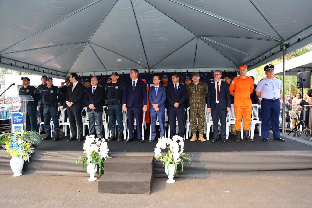 Delegado-Geral da Polícia Civil prestigia solenidade de formatura de 479 novos soldados da Polícia Militar em Campo Grande Delegado-Geral da Polícia Civil prestigia solenidade de formatura de 479 novos soldados da Polícia Militar em Campo Grande