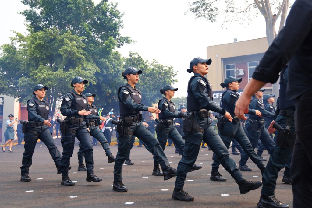 Delegado-Geral da Polícia Civil prestigia solenidade de formatura de 479 novos soldados da Polícia Militar em Campo Grande Delegado-Geral da Polícia Civil prestigia solenidade de formatura de 479 novos soldados da Polícia Militar em Campo Grande