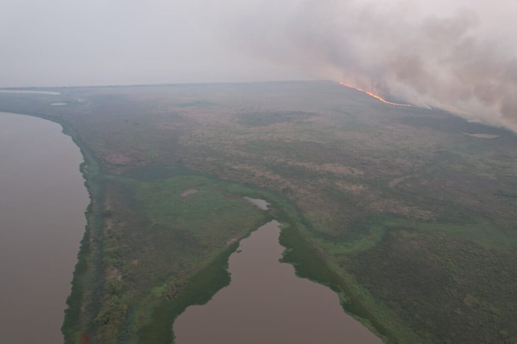 Incêndios florestais se intensificam em biomas de MS; na fronteira com a Bolívia, combate continua Incêndios florestais se intensificam em biomas de MS; na fronteira com a Bolívia, combate continua