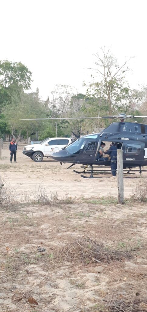 Mulher ribeirinha no Pantanal é resgatada em ação conjunta da Defesa Civil, Corpo de Bombeiros e PRF Mulher ribeirinha no Pantanal é resgatada em ação conjunta da Defesa Civil, Corpo de Bombeiros e PRF